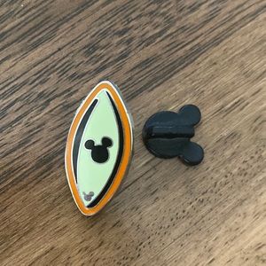2010 Hidden Mickey Pin